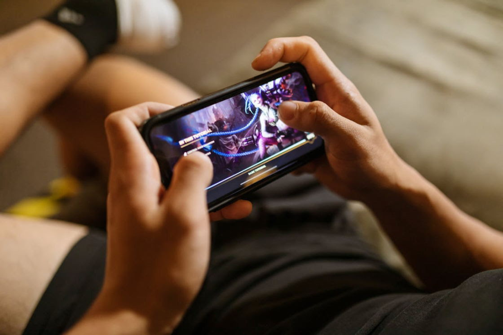 ¿Cuánto gastas en datos al jugar desde tu celular? Airalo revela el impacto real del gaming móvil en México
