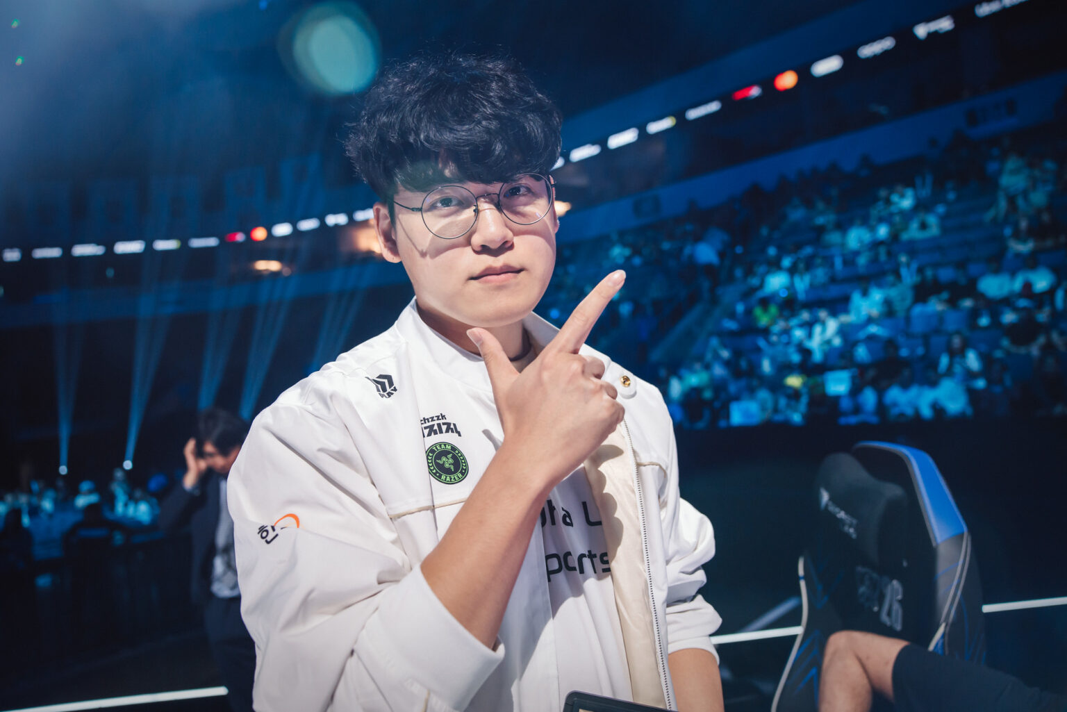 LCK y LEC brillan en el primer día del Swiss Stage en Worlds 2026 Gumayusi of Hanwha Life Esports is seen onstage at League of Legends Worlds 2026 Swiss Stage Swiss Stage Day 1